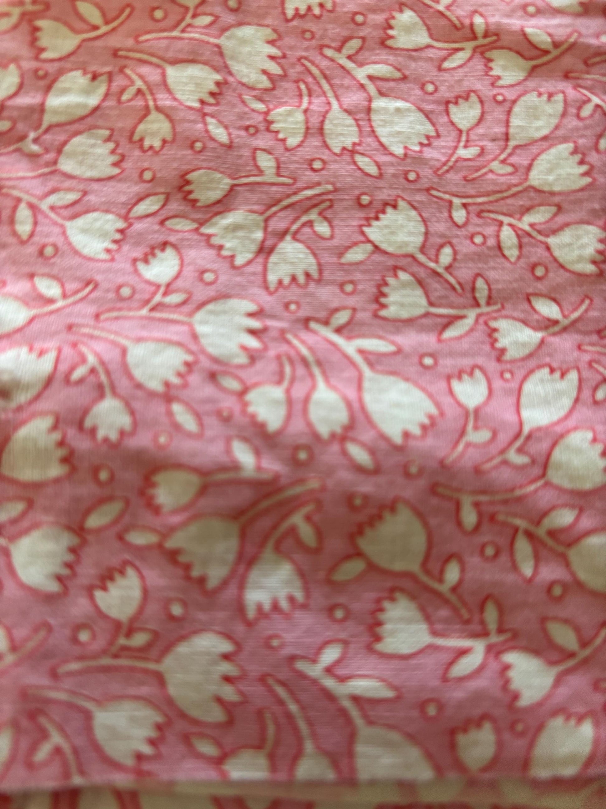 Curated 1 lb Vintage Fabric Bundle | Mostly Fat Quarters & Larger Pieces | Floral Cotton | Vintage Quilt Fabric | Textile Collecn