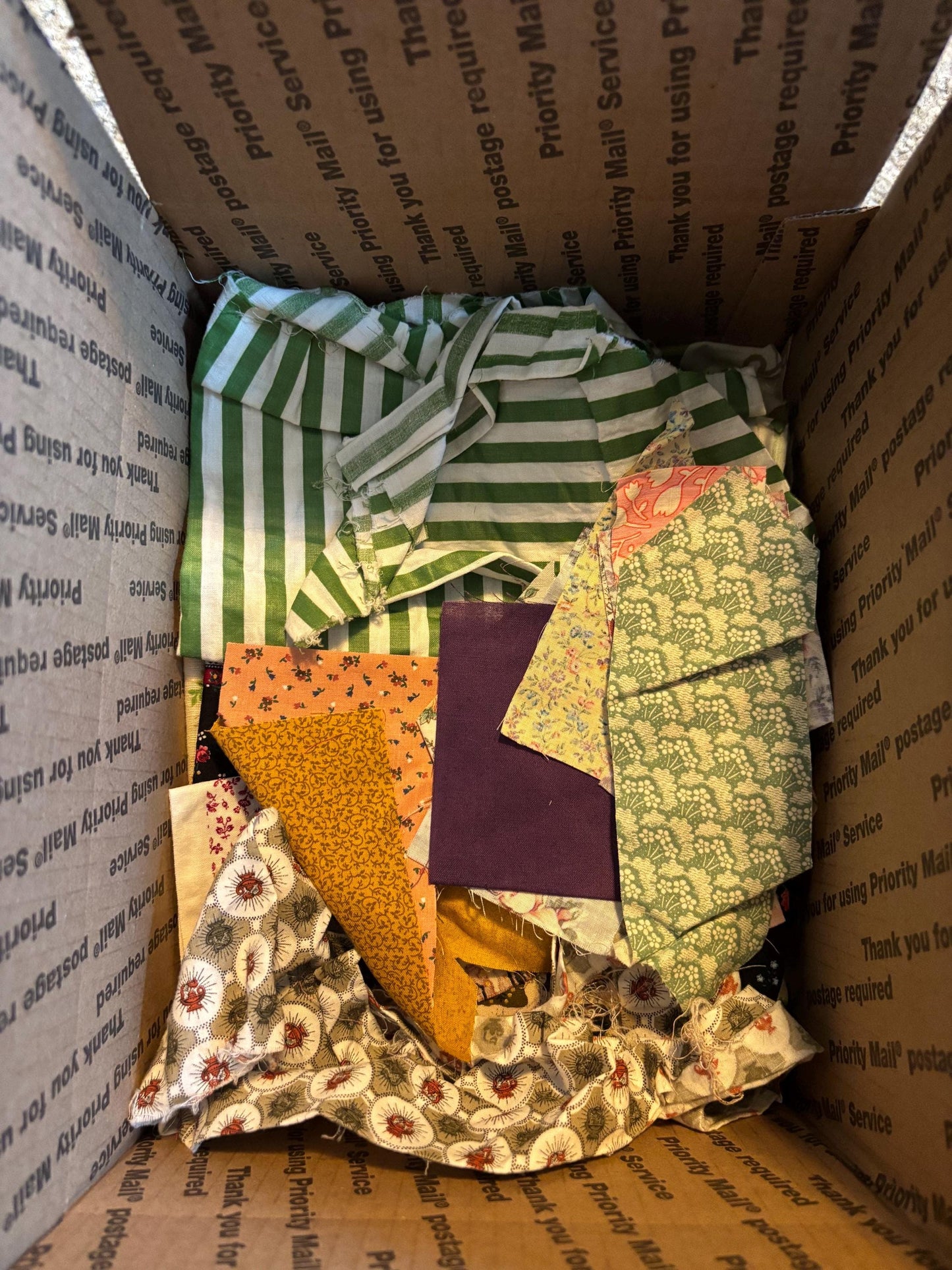 Vintage Cotton Fabric Lot – Estate Sewing Stash – Calico Floral Quilt Fabric – Mixed Yardage & Patchwork