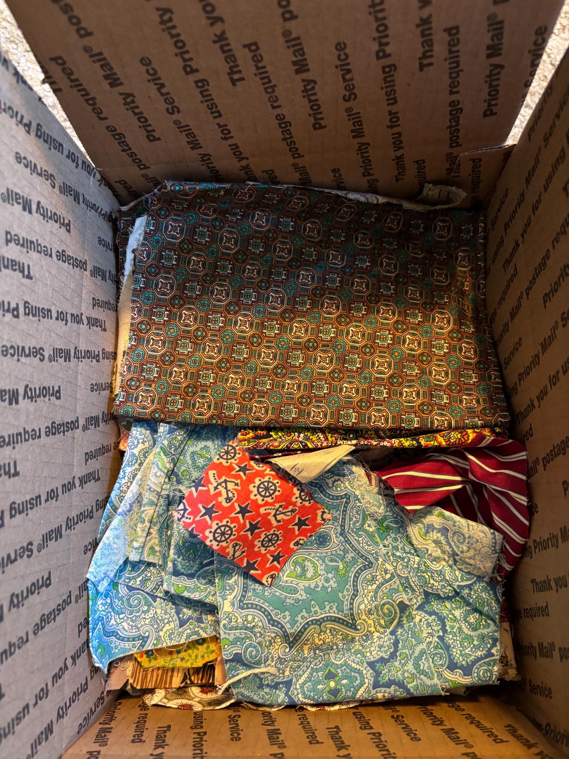 Vintage Cotton Fabric Lot – Estate Sewing Stash – Calico Floral Quilt Fabric – Mixed Yardage & Patchwork