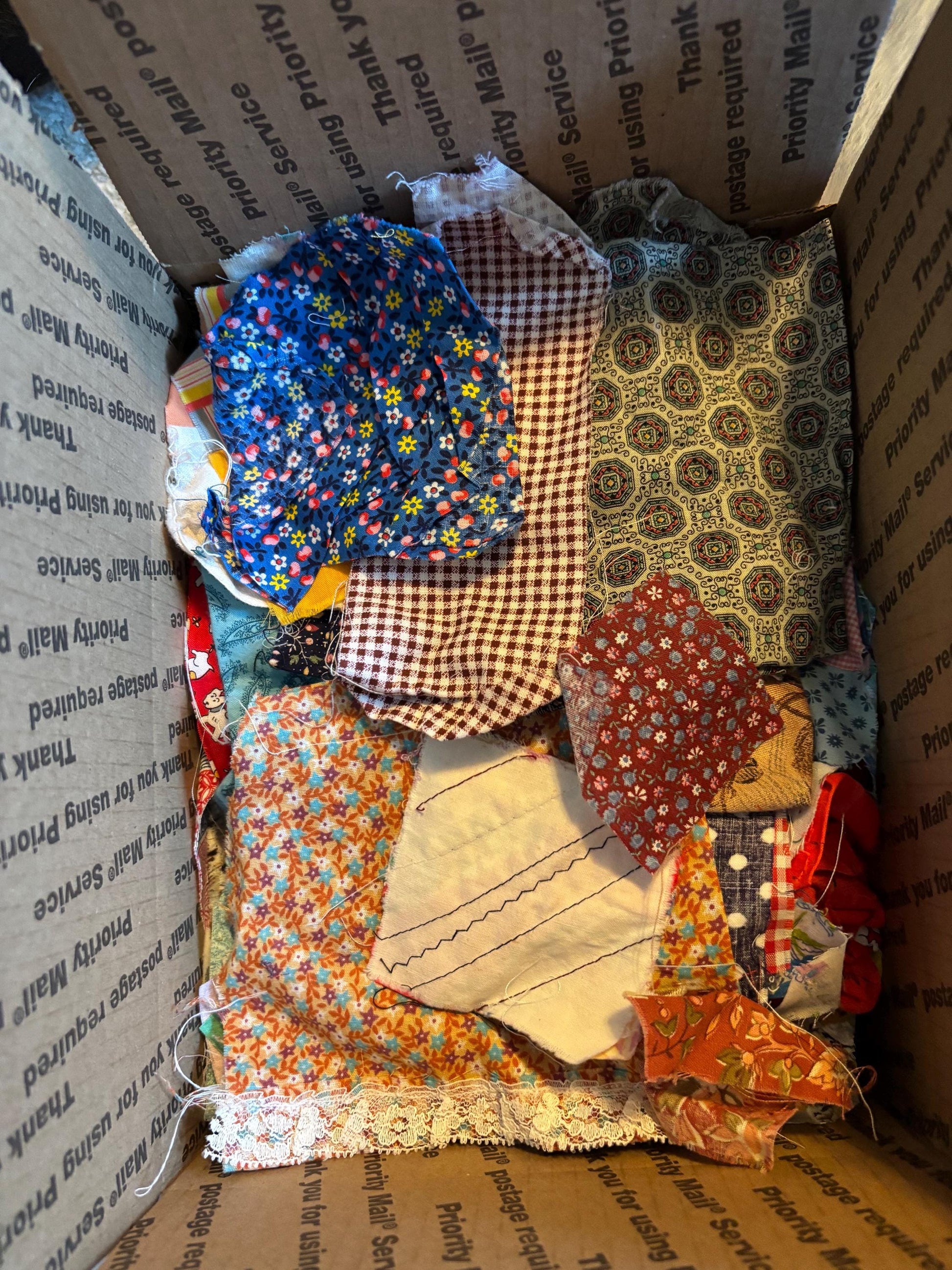 Vintage Cotton Fabric Lot – Estate Sewing Stash – Calico Floral Quilt Fabric – Mixed Yardage & Patchwork