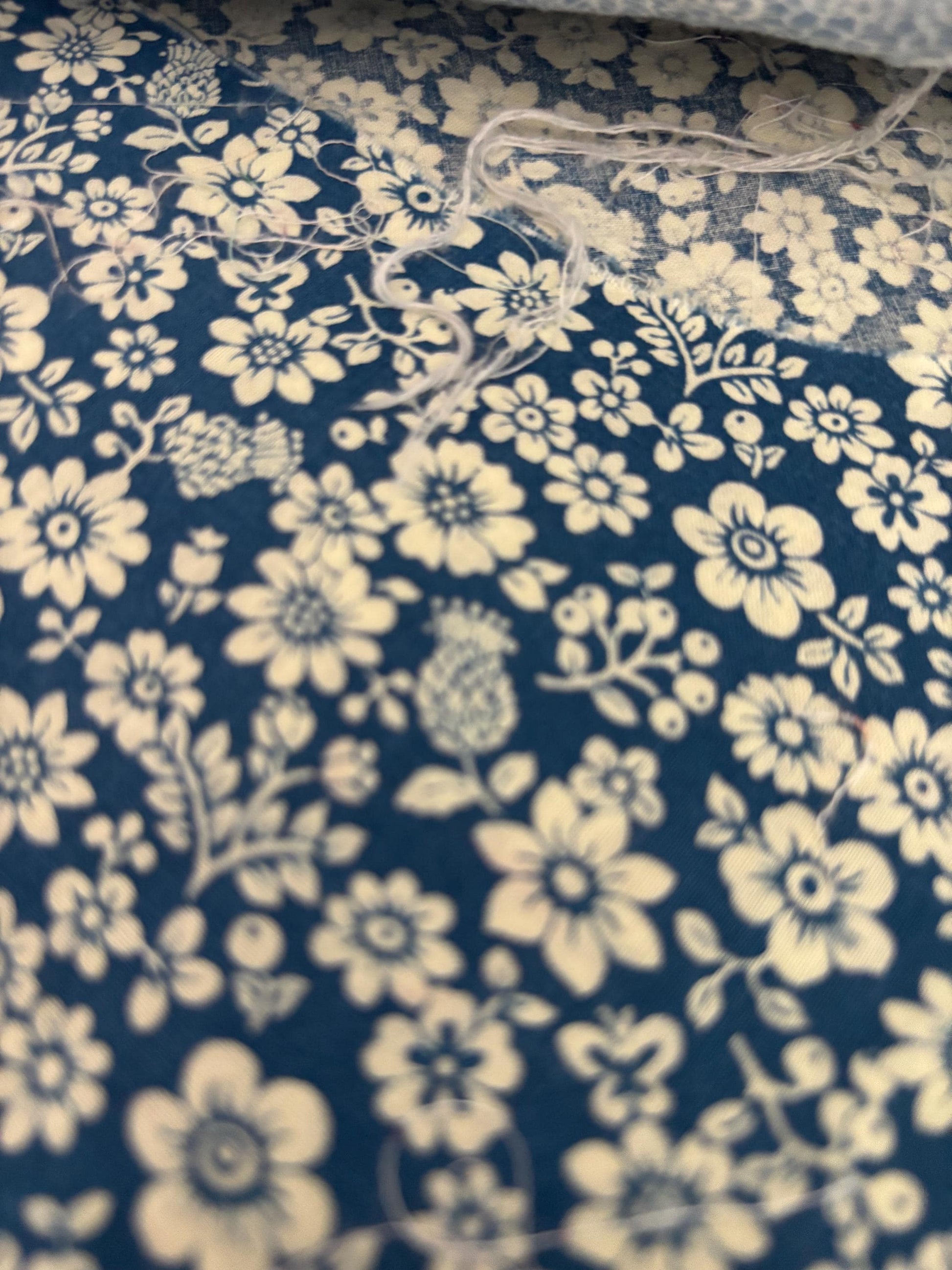 Curated 1 lb Vintage Fabric Bundle | Mostly Fat Quarters & Larger Pieces | Floral Cotton | Vintage Quilt Fabric | Textile Collecn