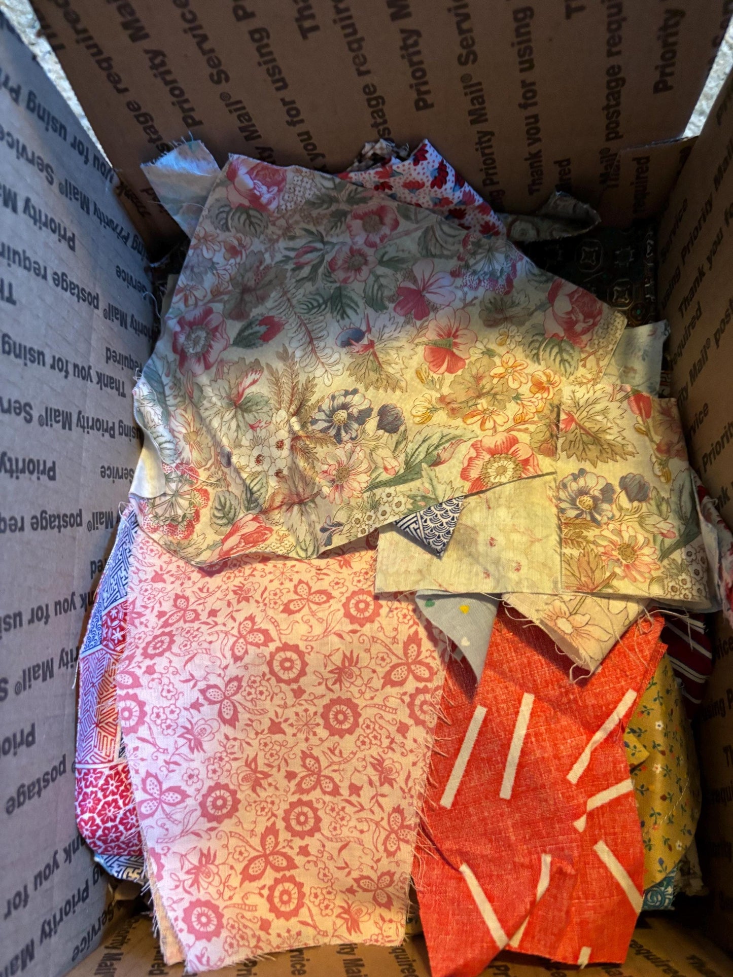 Vintage Cotton Fabric Lot – Estate Sewing Stash – Calico Floral Quilt Fabric – Mixed Yardage & Patchwork