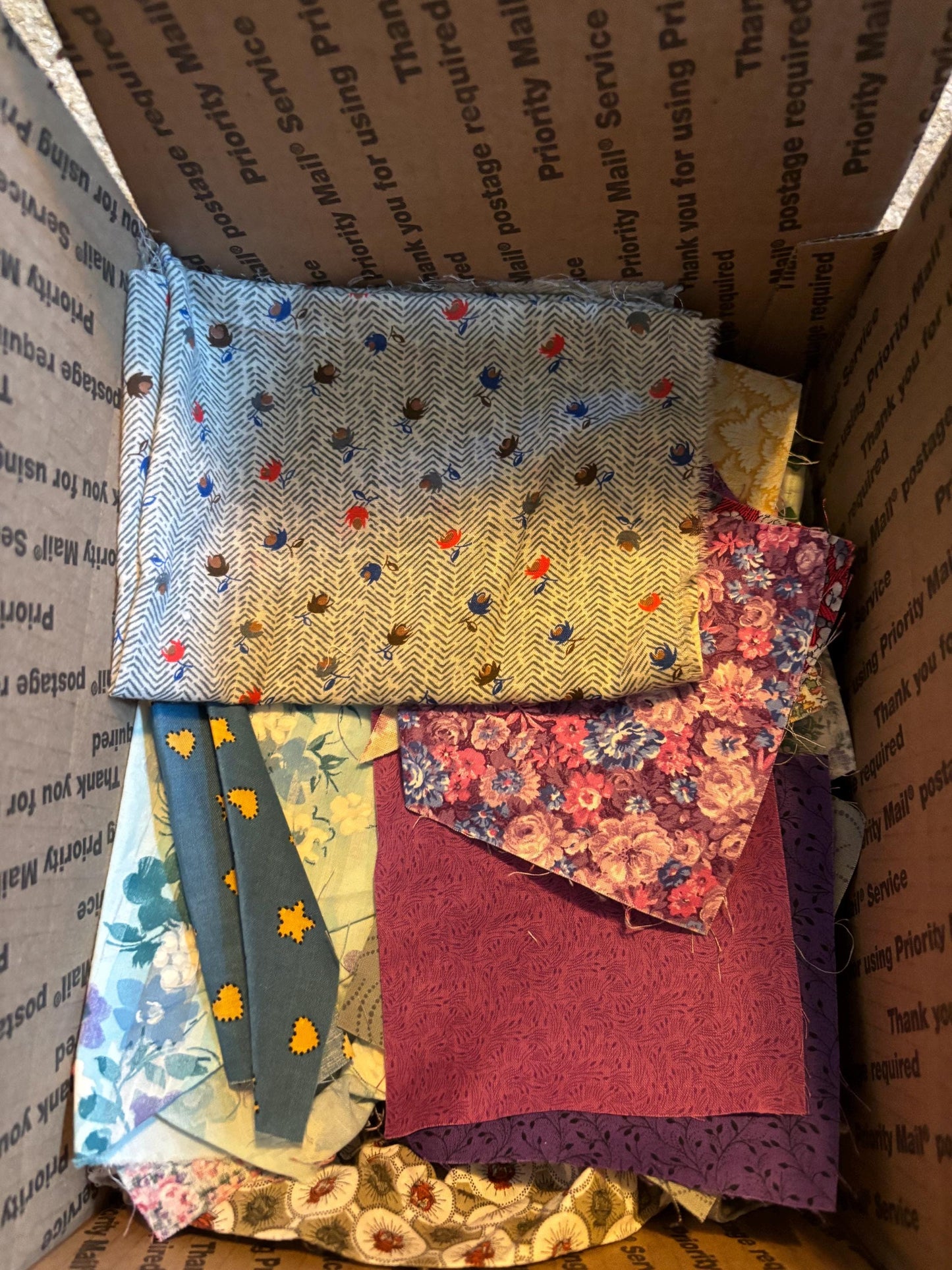 Vintage Cotton Fabric Lot – Estate Sewing Stash – Calico Floral Quilt Fabric – Mixed Yardage & Patchwork